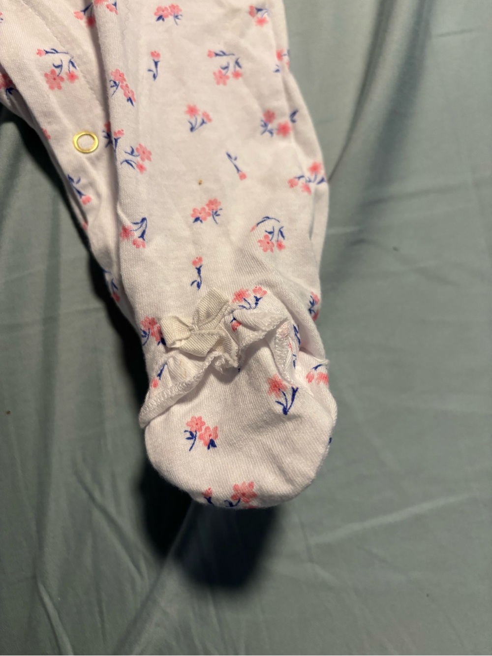 Juicy Couture White Floral Footed One-Piece with Gold Logo Bib - Picture 4 of 5